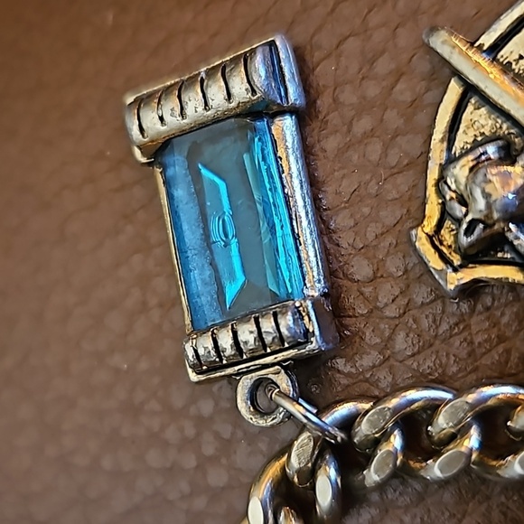 Vintage Medieval Renaissance Castlecore Shield Glass Charm Chain Bracelet - Picture 13 of 15